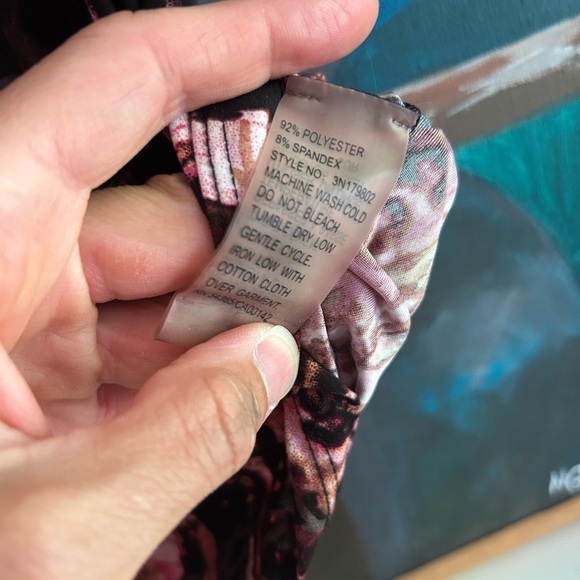 Peter Nygard Pink and Black Abstract Short Sleeve Tee M - Picture 7 of 16